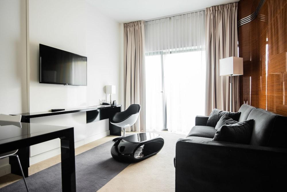 - Hotel, Conference & Hotell Sopot