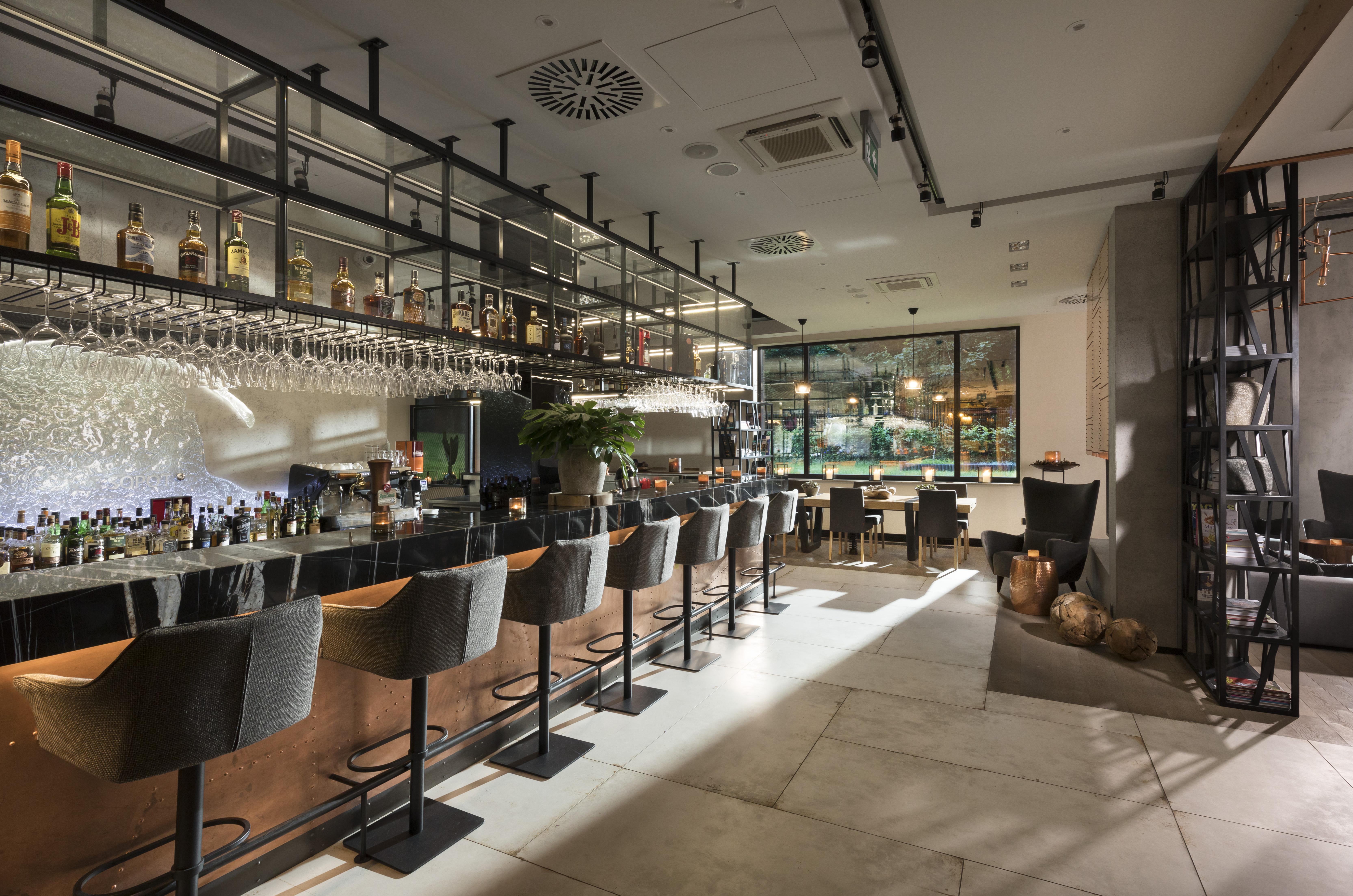 - Hotel, Conference & Hotell Sopot