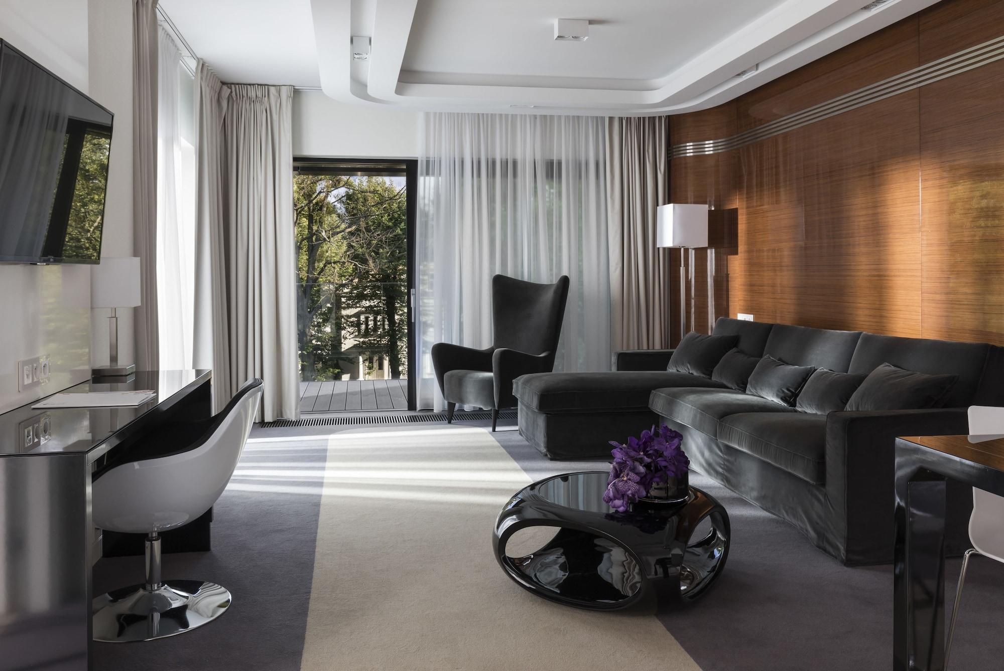 - Hotel, Conference & Hotell Sopot