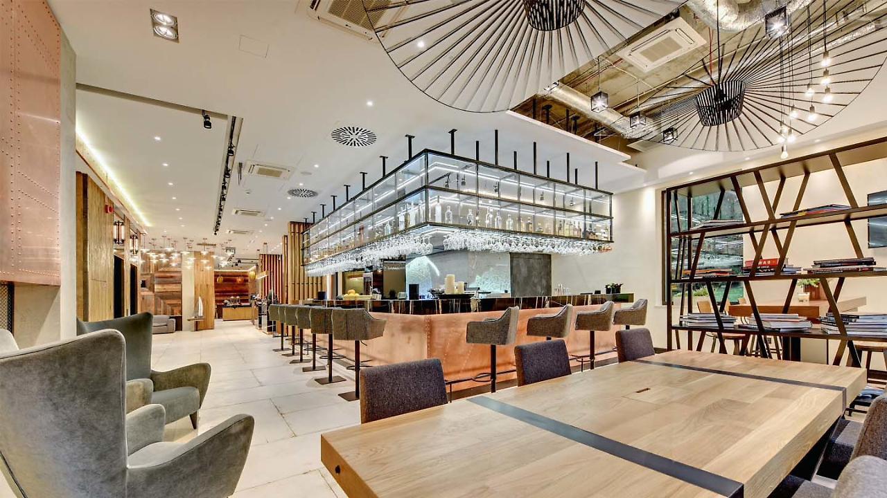 Hotell - Hotel, Conference & 4*